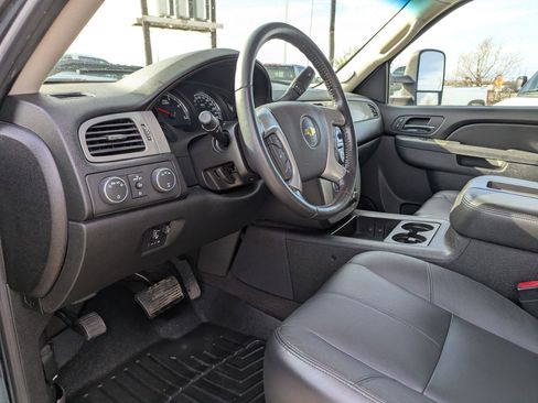 Used 2013 Chevrolet Silverado 2500 LTZ w/ LTZ Plus Package image 9