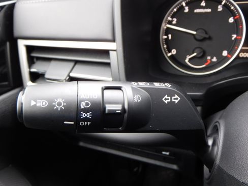 New 2026 Mitsubishi Outlander SE image 18