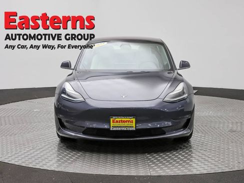 Used 2019 Tesla Model 3 Standard Range RWD image 2