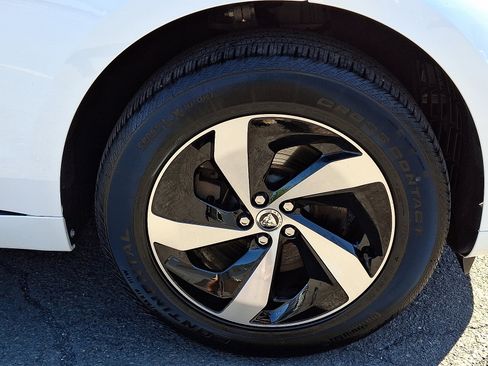 Used 2025 Jaguar F-PACE R-Dynamic S image 12