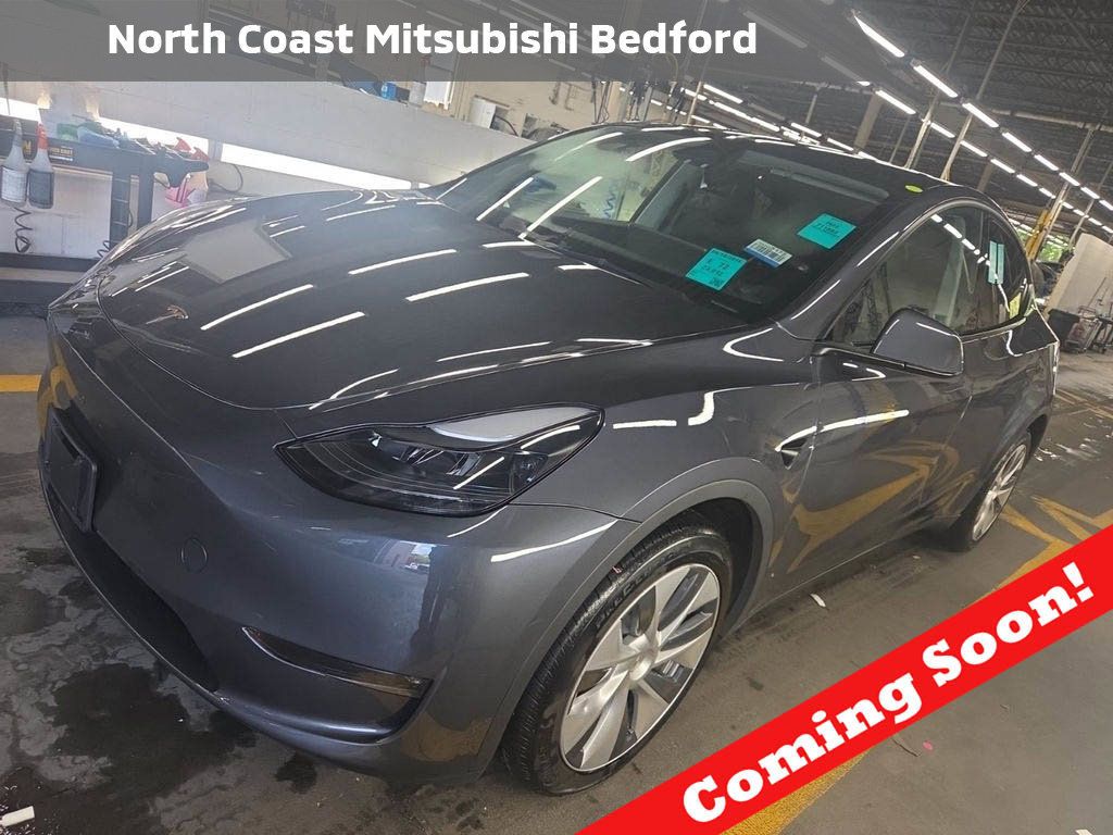 Used 2023 Tesla Model Y Long Range AWD/4WD image 1