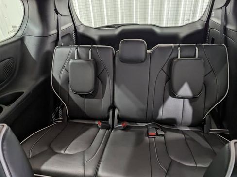 New 2026 Chrysler Pacifica Limited w/ Trailer Tow Group image 43