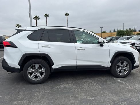 Used 2025 Toyota RAV4 XLE image 7