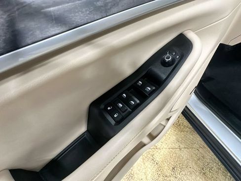 Used 2022 Jeep Grand Cherokee Limited 4xe AWD/4WD image 16