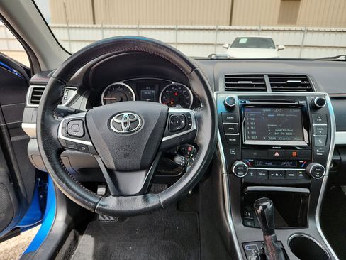Used 2017 Toyota Camry XSE image 11