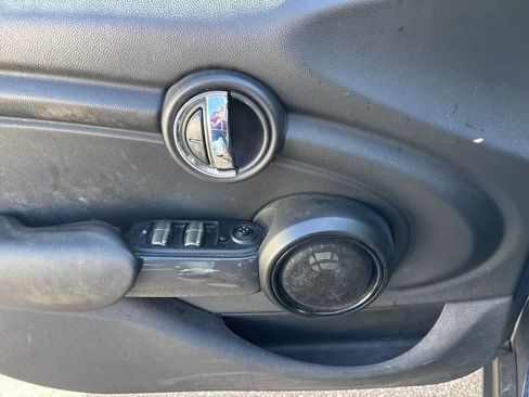 Used 2015 MINI Cooper 4-Door Hardtop image 11