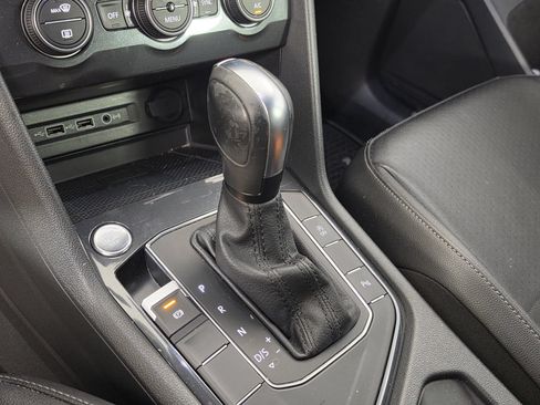Used 2020 Volkswagen Tiguan SE R-Line FWD image 23