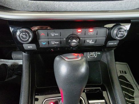 Used 2024 Jeep Compass Latitude AWD/4WD image 26