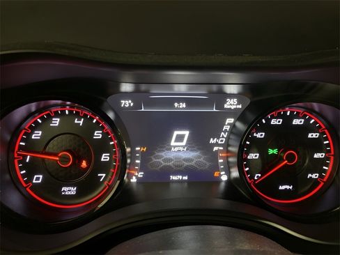 Used 2019 Dodge Charger SXT image 15