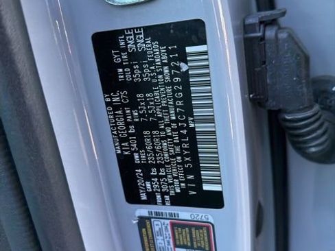 Used 2024 Kia Sorento S w/ Panoramic Sunroof Package image 11