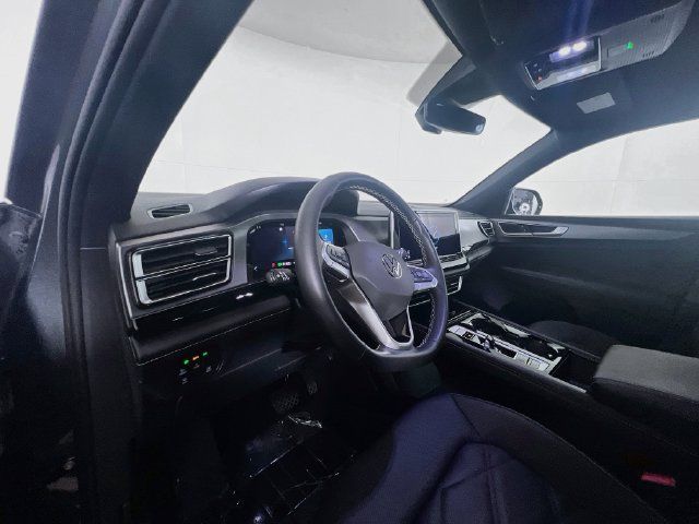 Used 2025 Volkswagen Atlas Cross Sport SE AWD/4WD image 19