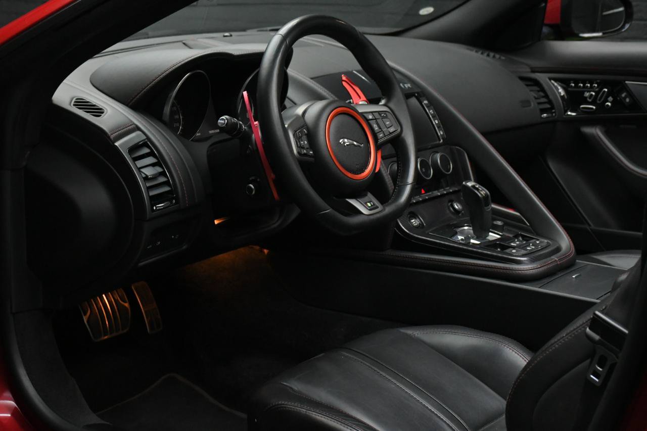 Used 2016 Jaguar F-TYPE R AWD/4WD image 19