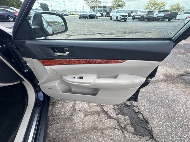 Used 2012 Subaru Outback 2.5i Limited AWD/4WD image 16