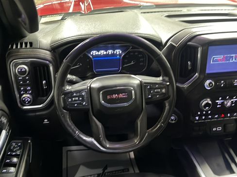 Used 2020 GMC Sierra 2500 AT4 w/ AT4 Premium Package AWD/4WD image 3