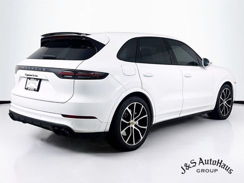 Used 2021 Porsche Cayenne Turbo AWD/4WD image 7