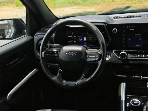Used 2024 Chevrolet Colorado Trail Boss w/ Technology Package AWD/4WD image 17