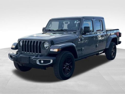 Used 2021 Jeep Gladiator Sport image 3