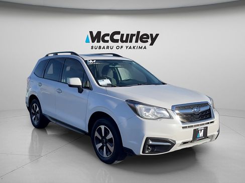Used 2017 Subaru Forester 2.5i Premium w/ All-Weather Package AWD/4WD image 8