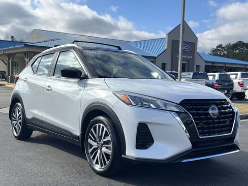 Used 2024 Nissan Kicks SV w/ Interior Electronics Package image 4