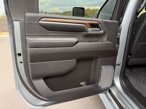 Used 2024 Chevrolet Silverado 2500 High Country w/ High Country Premium Package image 19