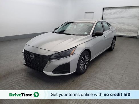 Used 2024 Nissan Altima 2.5 SV image 1