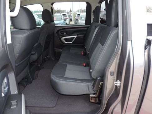 Used 2017 Nissan Titan SV image 22