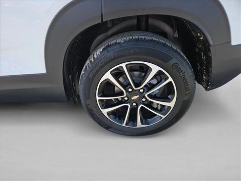 New 2026 Chevrolet TrailBlazer LT w/ Driver Confidence Package FWD image 8