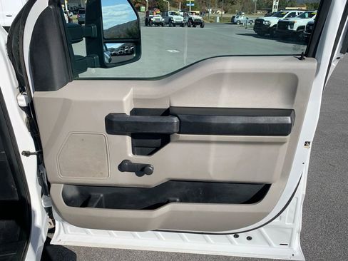 Used 2017 Ford F350 XL image 25