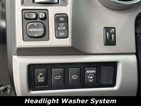 Used 2013 Toyota Sequoia Platinum image 7