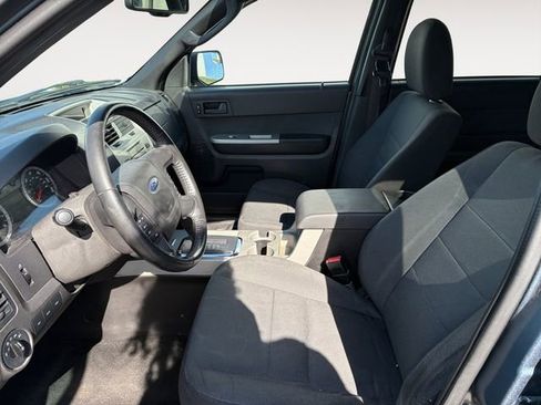 Used 2010 Ford Escape XLT AWD/4WD image 9