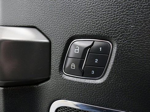 Used 2016 Ford F150 Lariat w/ Equipment Group 502A Luxury image 15