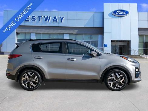 Used 2022 Kia Sportage EX image 3