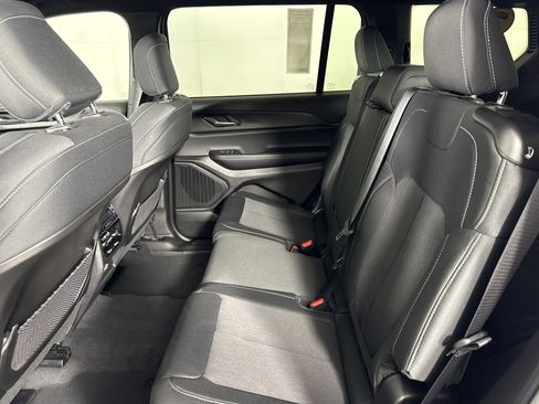 New 2025 Jeep Grand Cherokee L Laredo image 11