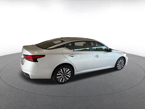 Used 2026 Nissan Altima 2.5 SV FWD image 14
