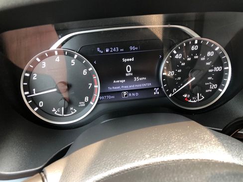 Used 2022 Nissan Titan S AWD/4WD image 37