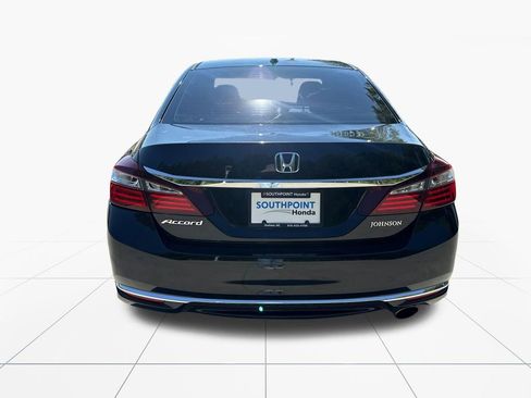 Certified 2017 Honda Accord EX image 7