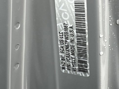 Used 2023 Jeep Wrangler Unlimited image 36