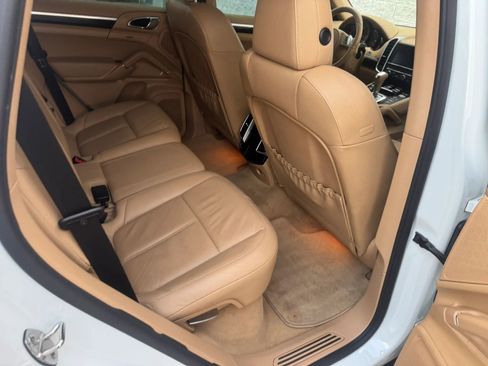Used 2013 Porsche Cayenne Diesel AWD/4WD image 18