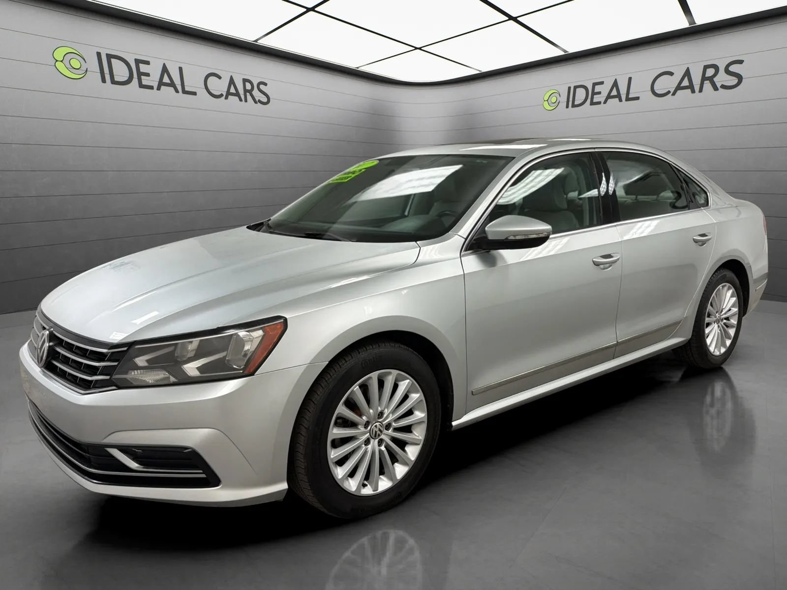 Used 2017 Volkswagen Passat 1.8T SE FWD image 1