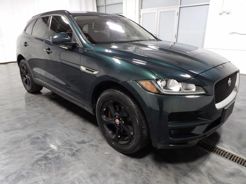 Used 2018 Jaguar F-PACE Premium AWD/4WD image 2