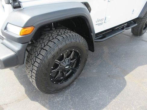 Used 2019 Jeep Wrangler Unlimited Sport S AWD/4WD image 11