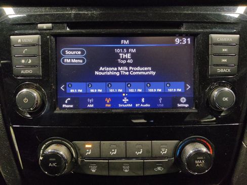 Used 2020 Nissan Rogue S image 25