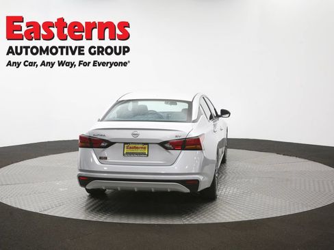Used 2024 Nissan Altima 2.5 SV FWD image 37