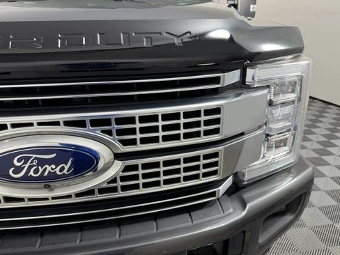 Used 2018 Ford F350 Platinum w/ Platinum Ultimate Package AWD/4WD image 5