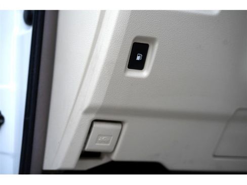 Used 2018 Lexus GX 460 Premium w/ Premium Package image 34