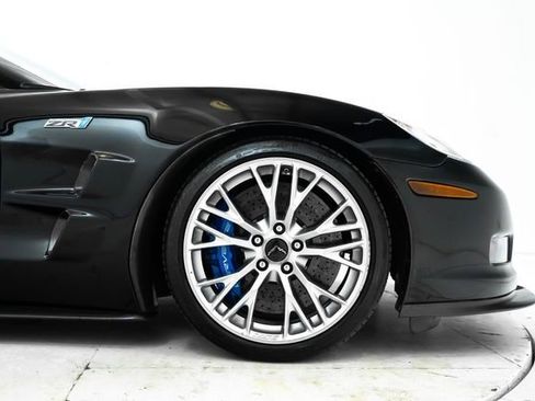 Used 2010 Chevrolet Corvette ZR1 w/ Preferred Equipment Group RWD image 16