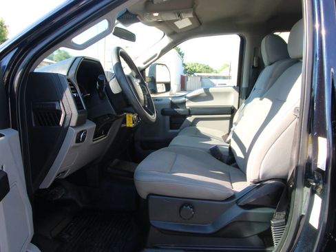 Used 2021 Ford F250 XL w/ STX Appearance Package AWD/4WD image 9