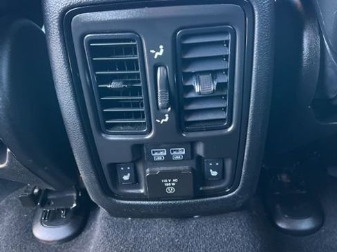 Used 2024 Dodge Durango GT image 28