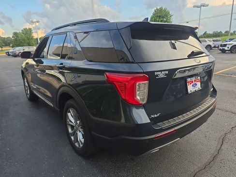Used 2024 Ford Explorer XLT w/ Equipment Group 202A AWD/4WD image 3