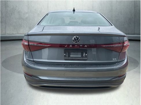 New 2025 Volkswagen Jetta SE image 4